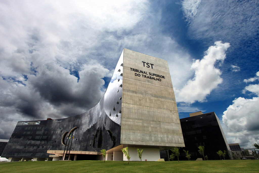 Fachada do edifício-sede do TST