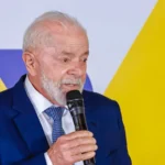 Lula promete escola em tempo integral em todo o país até o fim de um possível quarto mandato presidencial