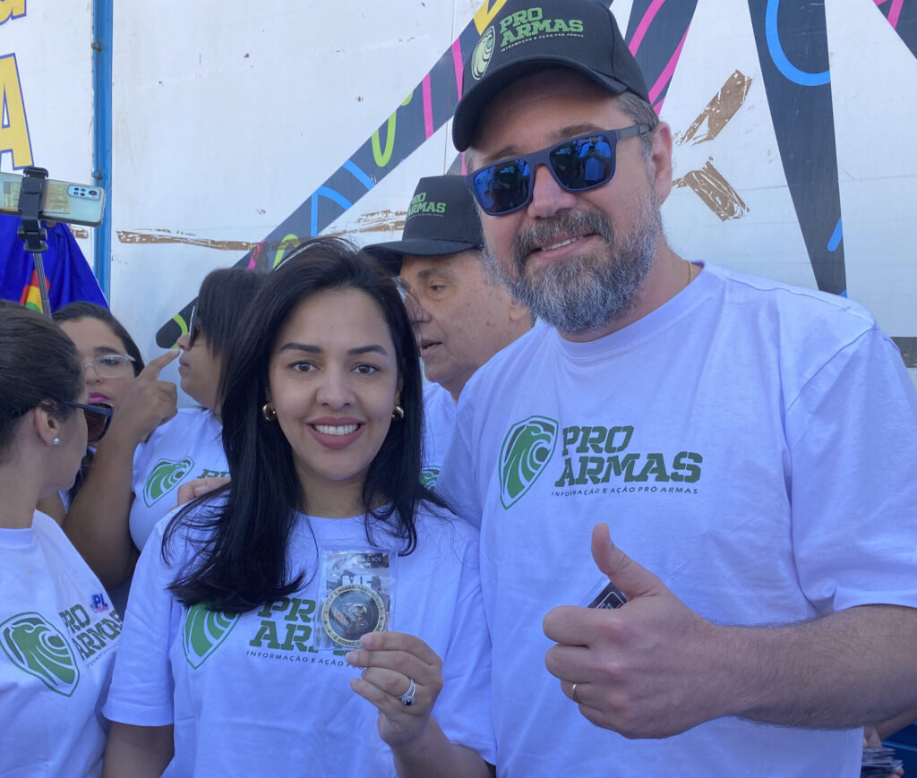 Vivi Tobias e Marcos Pollon em 09/07 no Pró Armas em Brasília - Foto: Arquivo