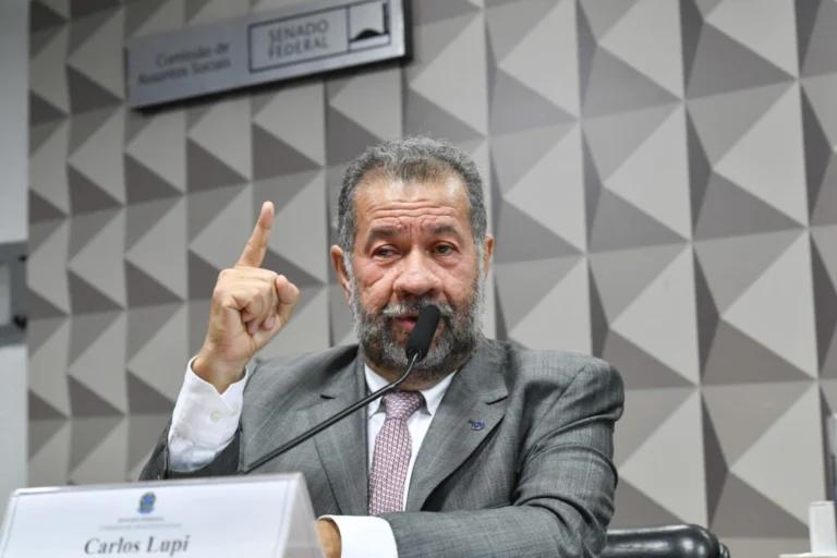 Carlos Lupi Foto: Geraldo Magela/Agência Senado