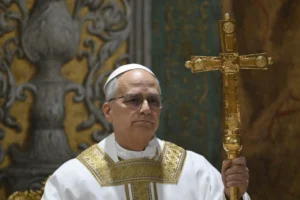 Papa Leão XIV durante sua primeira missa Foto: EFE/EPA/VATICAN MEDIA