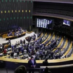 Acordo entre líderes barra avanço do “PL da Misoginia” na Câmara e adia debate para depois das eleições