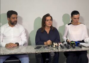 Coletiva de imprensa com a prefeita Adriane Lopes, a procuradora-geral do Município, Cecília Rizkallah e o secretário de Governo, Ulisses Rocha - Foto: Redes Sociais