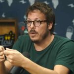 Porchat diz que Brasil trocou “tentativa de golpe” por volta do “roubo” na política