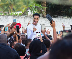 Oruam deixando a prisão no Rio de Janeiro em 2025 Foto: Webert Belicio / Agnews