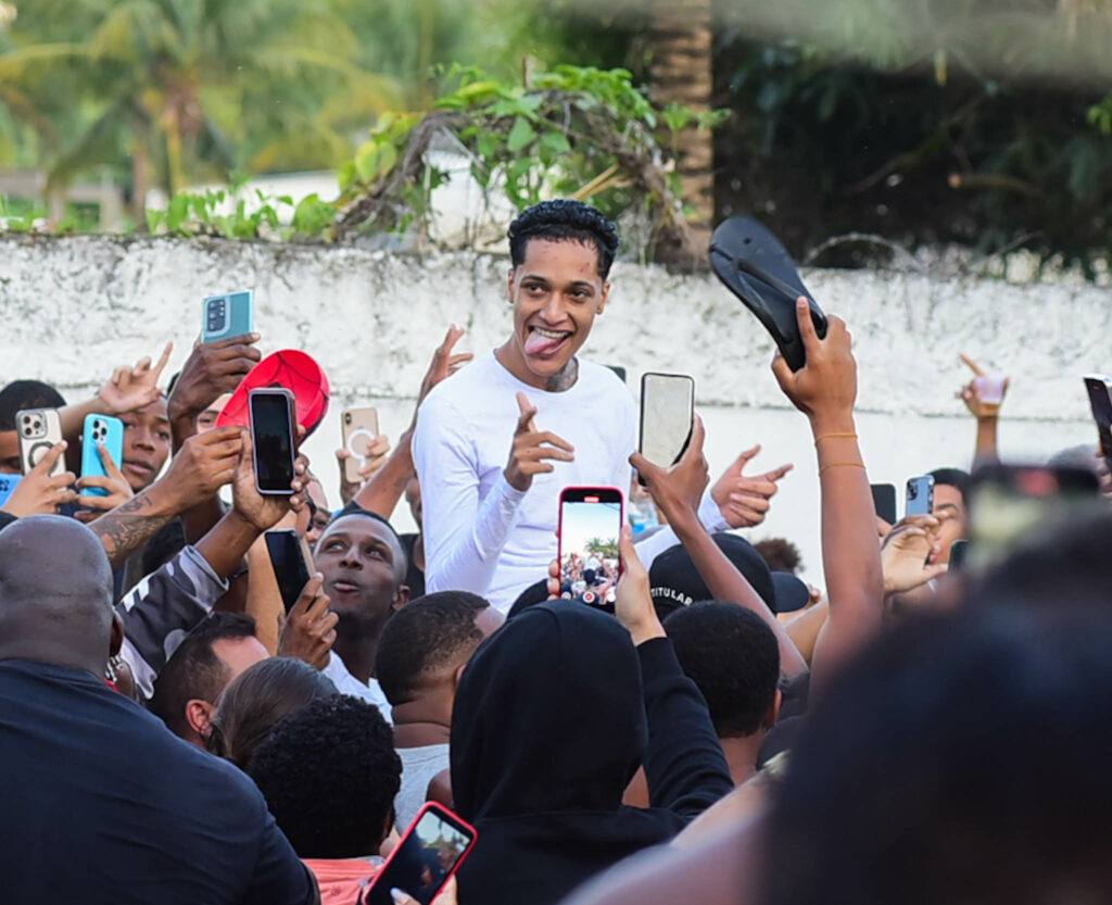 Oruam deixando a prisão no Rio de Janeiro em 2025 Foto: Webert Belicio / Agnews