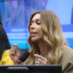 Abaixo-assinado contra Erika Hilton explode e supera 120 mil assinaturas em defesa de mulheres biológicas