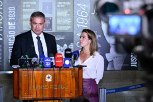 Lindbergh Farias e Soraya Thronicke Foto: Marcos Oliveira/Agência Senado