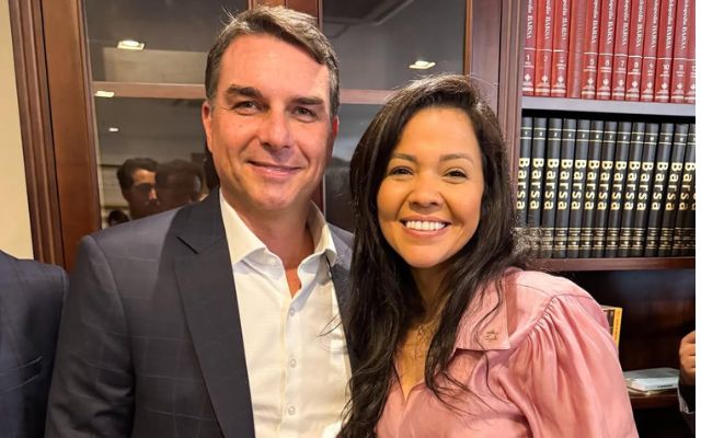 Flávio Bolsonaro e Priscila Costa Foto: Reprodução Instagram