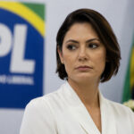 Michelle decide não participar da campanha de Flávio e decisão é vista como alívio após série de confusões no PL