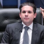 Em evento, Hugo Motta anuncia apoio à reeleição de Lula